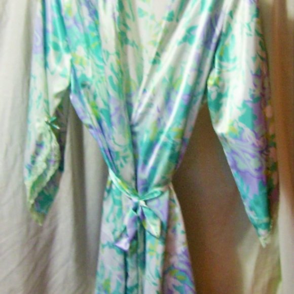 Floral Satin Short Kimono Robe Aqua White Lavender NWOT Size M/L - Picture 2 of 4